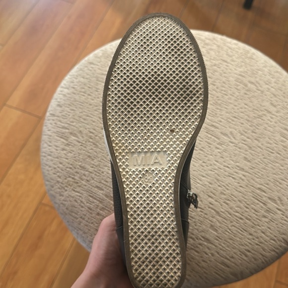 Chic Wedge sneakers black with white wedges. - Picture 5 of 5